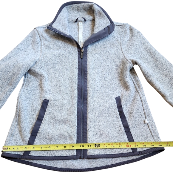 Lululemon Gray "It’s Fleecing Cold" Fleece Zip Up Jacket Warm Cozy Womens Size 2 - Picture 9 of 11